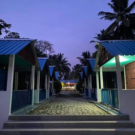 Blue Sea Restaurant & Bungalows Sitapur Exterior foto