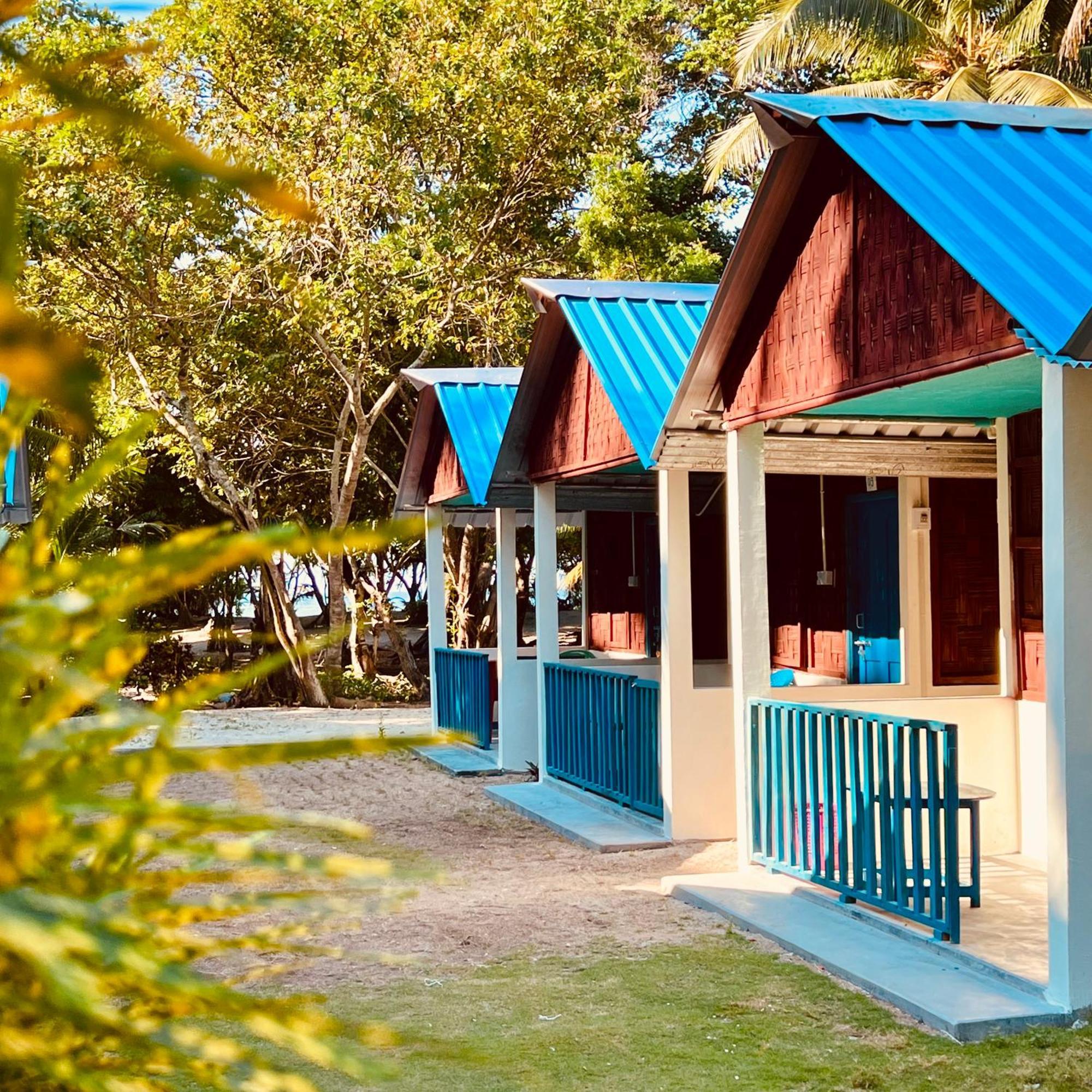 Blue Sea Restaurant & Bungalows Sitapur Exterior foto