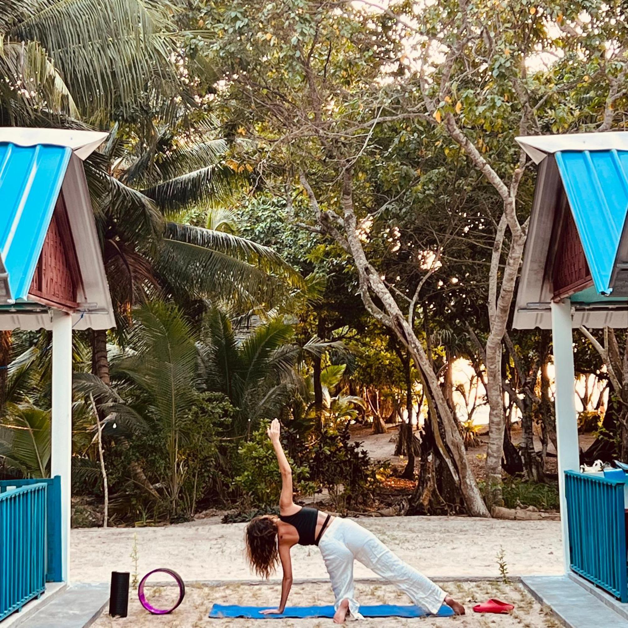 Blue Sea Restaurant & Bungalows Sitapur Exterior foto